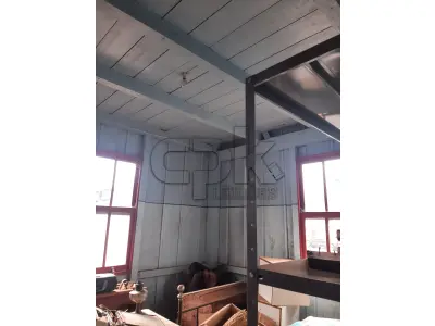 LOTE 019 - Edificação do Museu Municipal Otacílio Tizziani, localizado à  Rua Ângelo Santinelli, (em Processo de Demolição), inclui todos  materiais da construção: Madeiras das paredes, pisos, forros, teto,  escadas, aberturas, telhados, inclusive a parte de alvenaria.