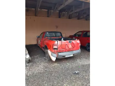 LOTE 001 - Marca Volkswagen Modelo Nova Saveiro CS 1.6 Renavan  00558502601, Placa IUP5B31 Chassi 9BWKB05UXEP053534  Ano/Mod 2013/2014, Motor 4 Cilindros, 8 válvulas  Potência 104  CV, cor vermelha.