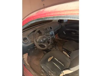 LOTE 001 - Marca Volkswagen Modelo Nova Saveiro CS 1.6 Renavan  00558502601, Placa IUP5B31 Chassi 9BWKB05UXEP053534  Ano/Mod 2013/2014, Motor 4 Cilindros, 8 válvulas  Potência 104  CV, cor vermelha.