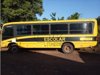 LOTE 019 - ONIBUS ESCOLAR VW/15.190, 48 LUGARES, PLACAS IWM-8276 ANO/MOD 2014/2014. NO ESTADO QUE SE ENCONTRA. PATRIMÔNIO MUNICIPAL Nº11286.  OBS. ACOMPANHA O VEÍCULO 04 PNEUS SOBRESSALENTES PARA RECAPAGEM.
