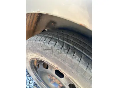 LOTE 001 - W Polo Sedan 1.6 Passageiro – Automóvel Álcool/Gasolina 2005/2005 – Placas AMT 9125 – Cor: Prata.