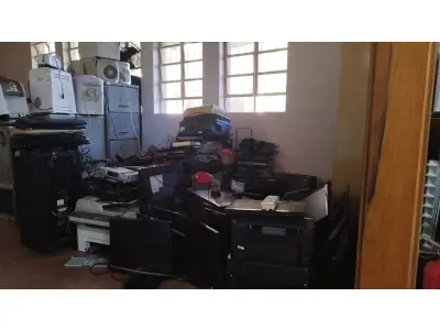 LOTE 029 - Lote de inservíveis de informática e eletrônicos – Educação. - Balança Eletrônica - Caixa de Som - Câmera Digital - Computador - CPUs - Forno Micro-ondas - HD Externo - Impressoras - Kit Receptor de Imagem e Parabólica - Kit Telefonia - Monitores - Nobreaks - Notebooks - Relógio Acionador de Sirene - Switch de Rede - Tablet - TVs