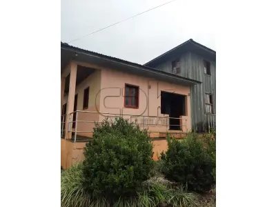 LOTE 019 - Edificação do Museu Municipal Otacílio Tizziani, localizado à  Rua Ângelo Santinelli, (em Processo de Demolição), inclui todos  materiais da construção: Madeiras das paredes, pisos, forros, teto,  escadas, aberturas, telhados, inclusive a parte de alvenaria.
