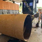 LOTE 037 - JCB Rolo Compactador Vibratório VM115 – 2010 – Cor:  Amarela.