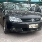 LOTE 004 - VW Jetta 2.0 T Passageiro – Automóvel Gasolina 2014/2014 –  Placas IVU 9534 – Cor: Preta.