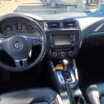 LOTE 004 - VW Jetta 2.0 T Passageiro – Automóvel Gasolina 2014/2014 –  Placas IVU 9534 – Cor: Preta.