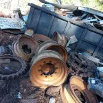 LOTE 003 - SUCATAS DE METAL E OUTROS (APROX. 2.000KG), EXCETO CAÇAMBA METÁLICA, CONFORME DISPOSTO PARA VISITAÇÃO NO PÁTIO DA SMOPT E NO PATIO DA SMECDT.