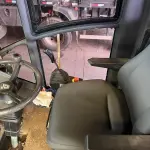LOTE 037 - JCB Rolo Compactador Vibratório VM115 – 2010 – Cor:  Amarela.