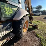LOTE 010 - Retroescavadeira JCB 02 4 X 4 RET 0005 – Ano: 2011 – Diesel.