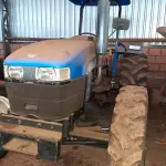LOTE 006 - Fabricante New Holland Equip. Trator agrícola Modelo TT3840,  Ano 2015, Cor Azul, Horas 1170 h, Tração 4 x 4, Serial  HCCZ3840HECG36208, Comb. Diesel Potência 60 CV, Motor  3 cilindros aspirado Serial T55CR408410
