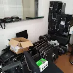 LOTE 031 - Lote de inservíveis de iInformática e eletrônicos – Saúde.  Inclui itens como: - Autotransformador - Balança Pediátrica Digital - Câmera Fotográfica - Computadores - CPUs - Impressoras - Micro-ondas - Monitores - Nobreaks - Notebook - Purificadores de Água - Revitalizador e Difusor de Ar - Roteadores - Switch de Rede