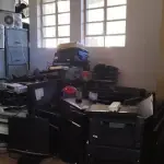 LOTE 029 - Lote de inservíveis de informática e eletrônicos – Educação. - Balança Eletrônica - Caixa de Som - Câmera Digital - Computador - CPUs - Forno Micro-ondas - HD Externo - Impressoras - Kit Receptor de Imagem e Parabólica - Kit Telefonia - Monitores - Nobreaks - Notebooks - Relógio Acionador de Sirene - Switch de Rede - Tablet - TVs