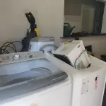 LOTE 032 - Lote de inservíveis e sucatas diversas – Saúde.  Inclui itens como: - Aparelho de Raio X Odontológico - Aparelho de Ultrassom - Armários - Autoclave - Balança Mecânica - Balcão - Biombos - Cadeiras - Climatizadores de Ar - Compressor Odontológico - Consultório Odontológico - Detectores Fetais - Escrivaninha - Lava Jato - Lavadoras de Roupas - Longarinas - Maca de Ferro - Mesas - Monitores Fetais - Oxímetro de Pulso Portátil - Poltrona - Prateleira - Seladoras
