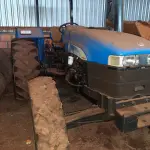 LOTE 006 - Fabricante New Holland Equip. Trator agrícola Modelo TT3840,  Ano 2015, Cor Azul, Horas 1170 h, Tração 4 x 4, Serial  HCCZ3840HECG36208, Comb. Diesel Potência 60 CV, Motor  3 cilindros aspirado Serial T55CR408410