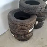 LOTE 006 - 09 (NOVE) PNEUS NOVOS MEDIDAS 195/70 R15 RADIAL, CONFORME DISPOSTO PARA VISITAÇÃO NO PÁTIO DA SMOPT.