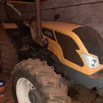 LOTE 008 - Fabricante Valtra Equip. Trator agrícola Modelo A750L 4, Ano  2016, Cor Amarela, Horas 1156,2 h, Tração 4 x 4, Serial  AUTT2005PGM024813, Comb. Diesel Potência 78 CV, Motor 4  cilindros, aspirado, Serial V750432436