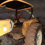 LOTE 008 - Fabricante Valtra Equip. Trator agrícola Modelo A750L 4, Ano  2016, Cor Amarela, Horas 1156,2 h, Tração 4 x 4, Serial  AUTT2005PGM024813, Comb. Diesel Potência 78 CV, Motor 4  cilindros, aspirado, Serial V750432436