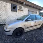 LOTE 001 - W Polo Sedan 1.6 Passageiro – Automóvel Álcool/Gasolina 2005/2005 – Placas AMT 9125 – Cor: Prata.
